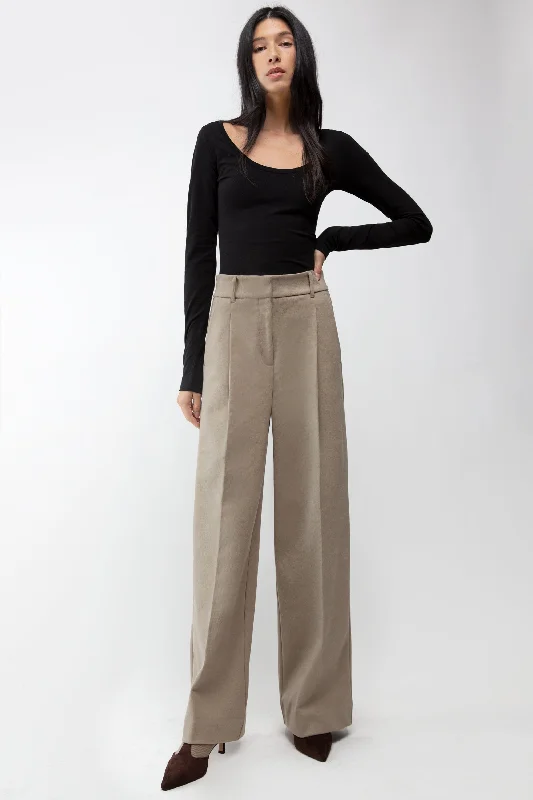 HIGH-RISE STRAIGHT LEG TROUSER WITH PLEATS